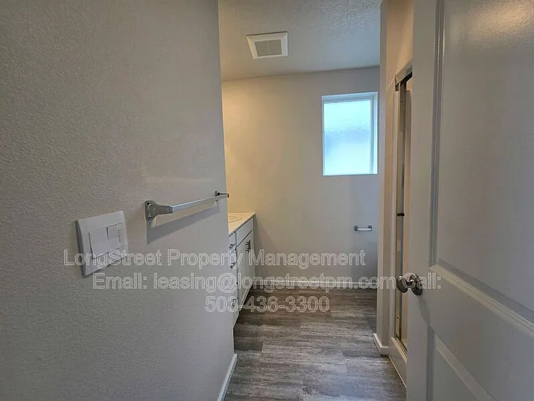 412 Lost Lake St NE — Photo 27