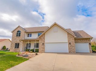 2187 Essex Dr, Sun Prairie, WI 53590
