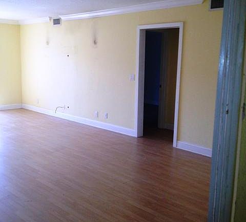 4th image of 124 Shore Ct APT 209