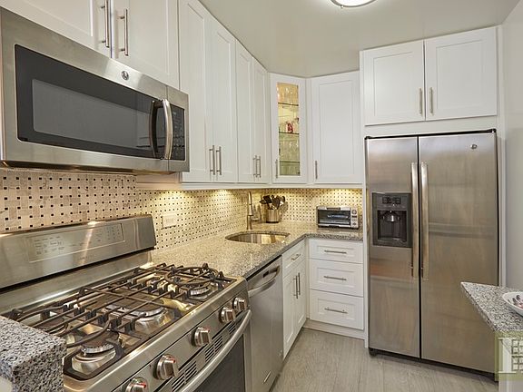 3rd image of 110-11 Queens Blvd APT 21F