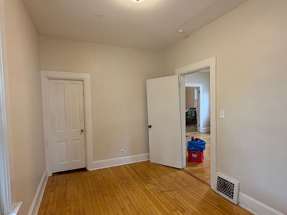 1st image of 1001 Delamere Ave