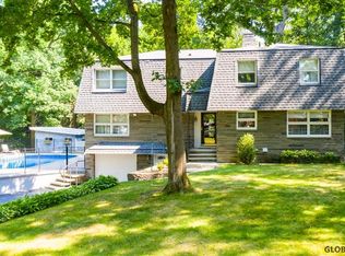 32 Newell Rd, Schenectady, NY 12306