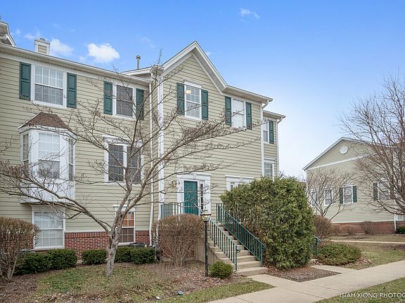 2nd image of 2438 Courtyard Cir Unit 2