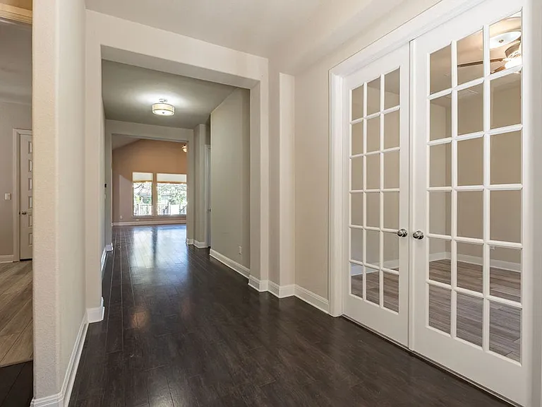 205 Barefoot Park Ln — Photo 6