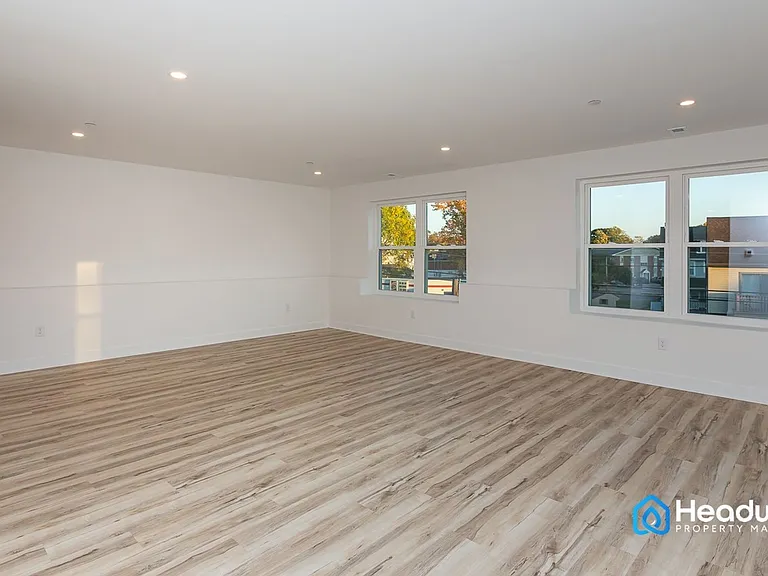44 Yale Ave — Photo 27