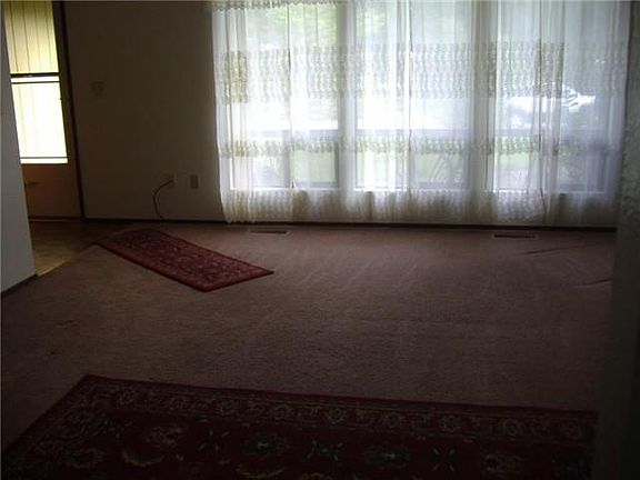 4th image of 715 NW Fairwood Way