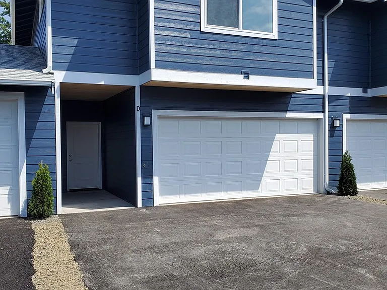 1917 Ahlers Ave — Photo 2
