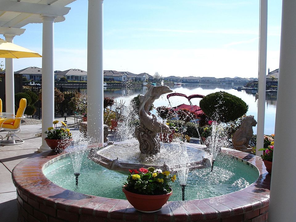 Magnificent Lakefront View!!!