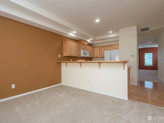 4th image of 5300 Glenwood Avenue #L-1