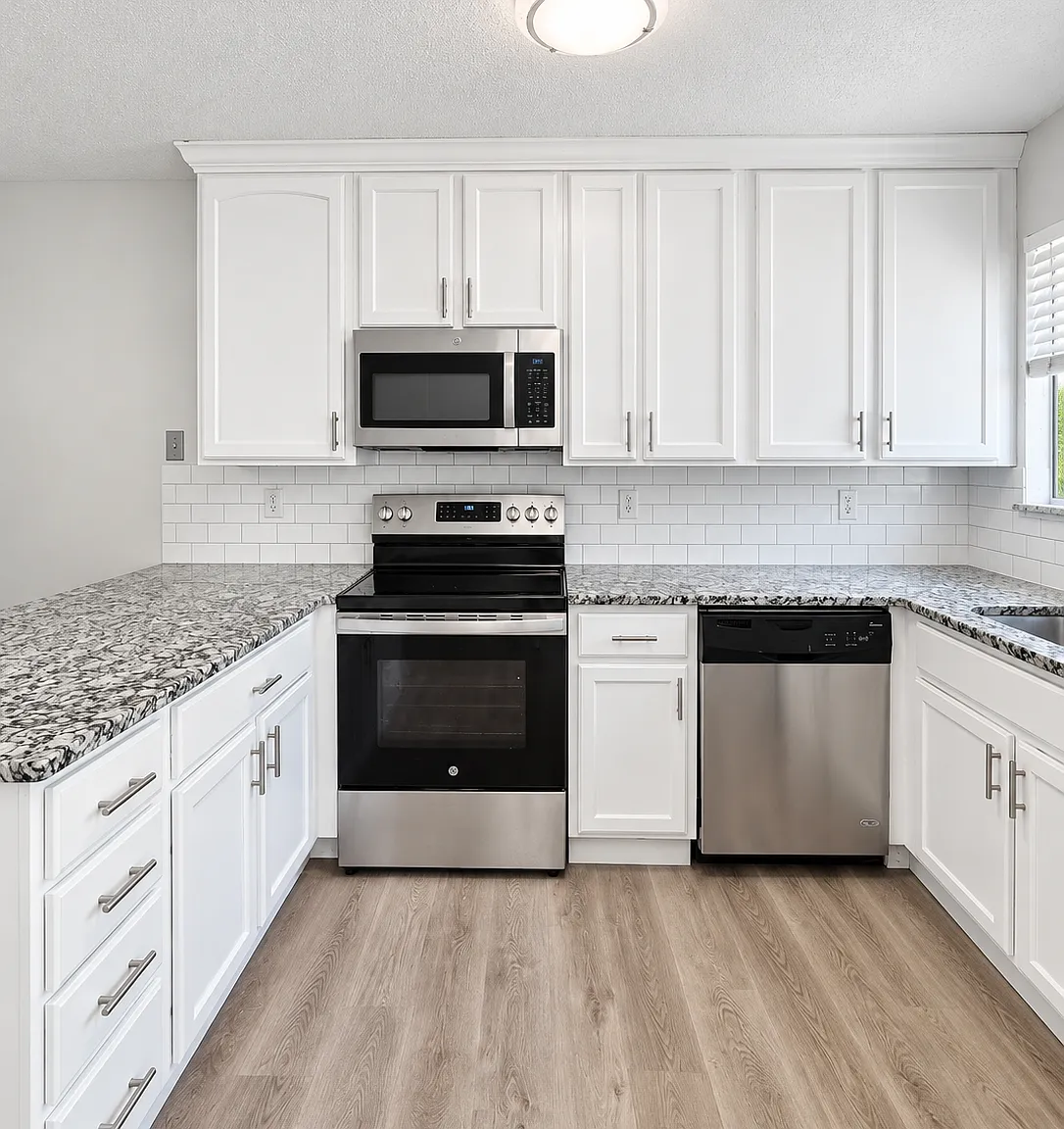 2 bed, 1.5 bath, 1039 sqft, $2,050 — Photo 4
