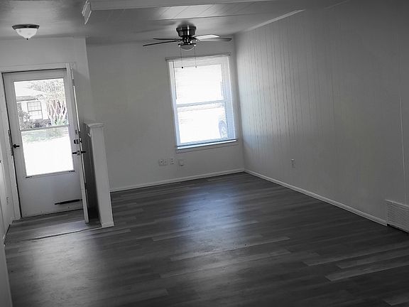 5th image of 2505 Arlington Ln