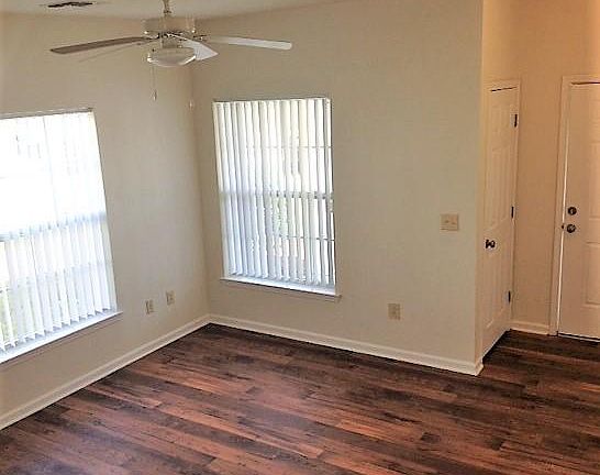 Additional Living Room by front Door