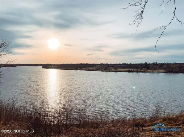 29145 E River Rd, Perrysburg, OH 43551