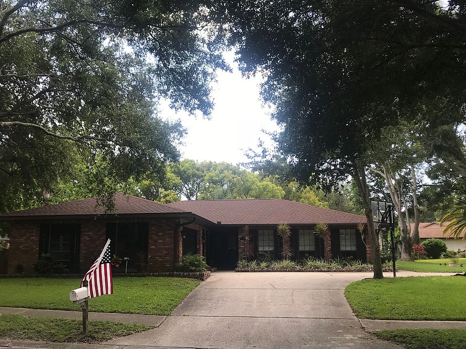1st image of 750 Lakeview Dr