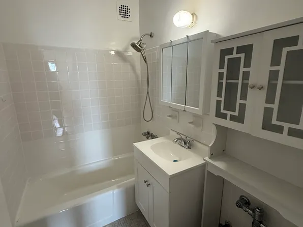 695 Yonkers Ave APT 1A, Yonkers, NY 10704