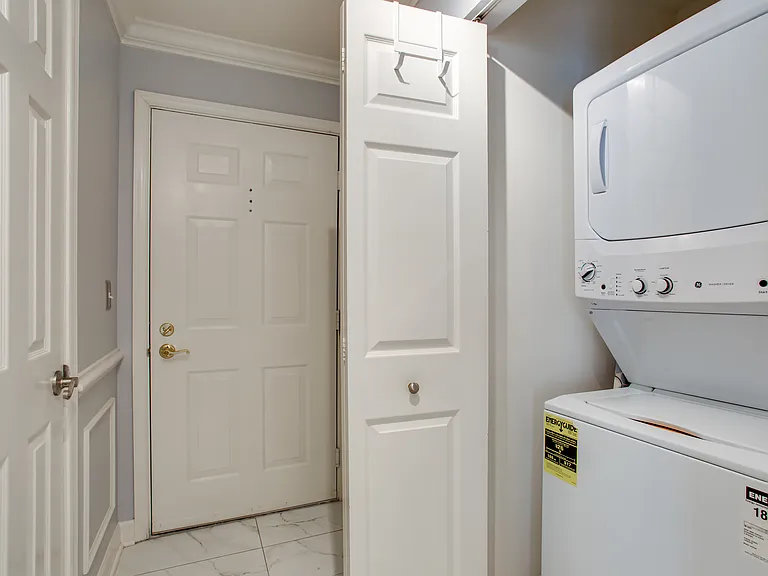 2310 14th St N #402 — Photo 10