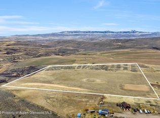 42250 Lookout Ln, Hayden, CO 81639