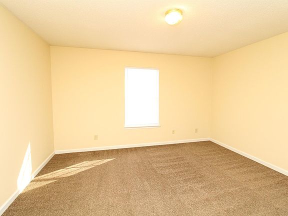 4th image of 109 Coyote Ct APT 3