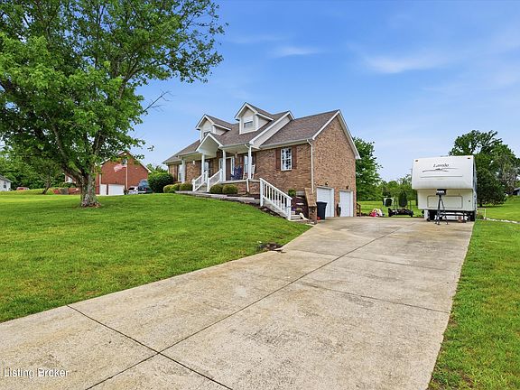 2nd image of 104 Dayhill Ct