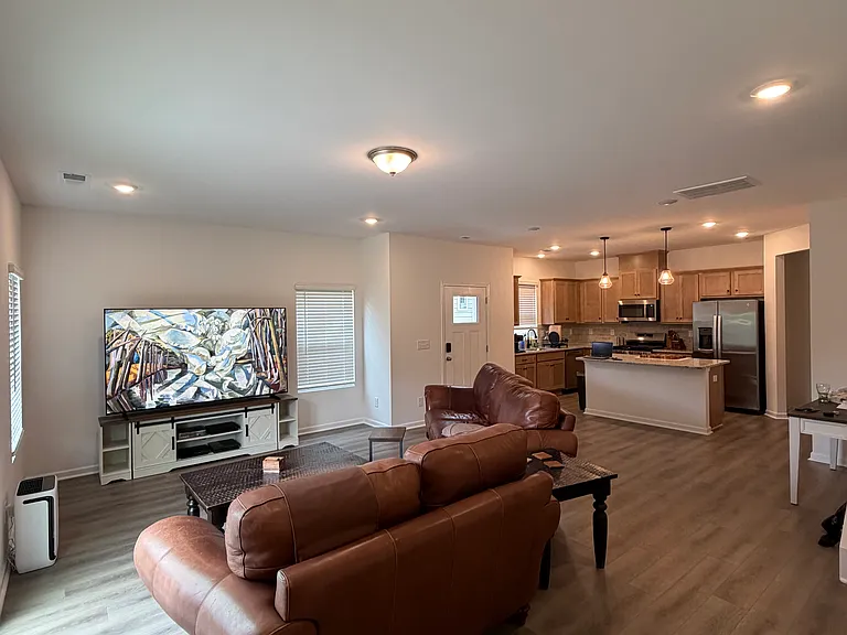 3165 Lilac Grove Dr — Photo 3