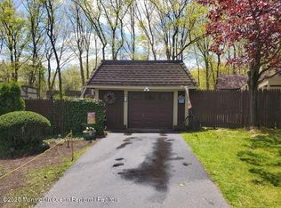 23 Oriole Ln #1000, Howell, NJ 07731