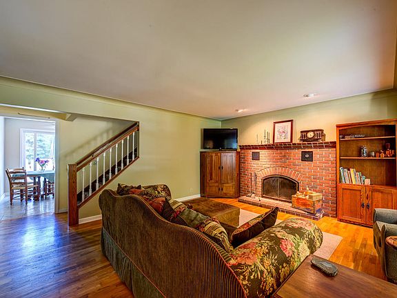 2nd image of 2310 W Milham Ave