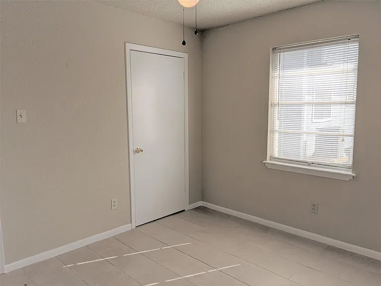 915 Alexander St #3 — Photo 8