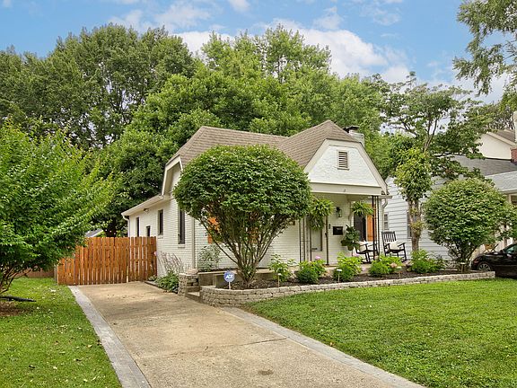3rd image of 6038 Indianola Ave