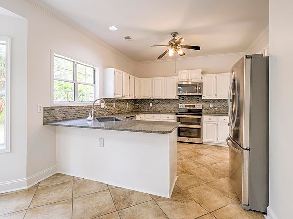 5th image of 3313 Heathland Way