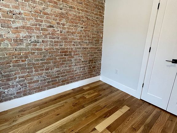 4th image of 96 Carson Ave #3