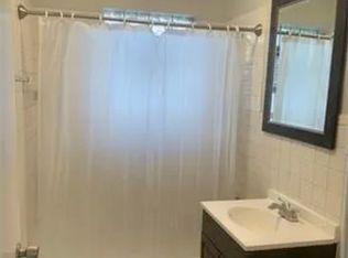 7421 S Yates Blvd APT 2W, Chicago, IL 60649