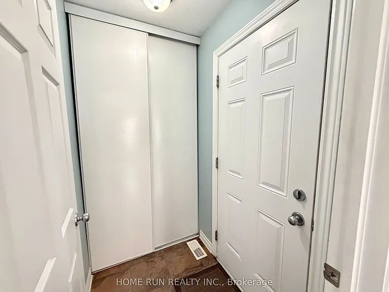 114 Glendore St — Photo 12