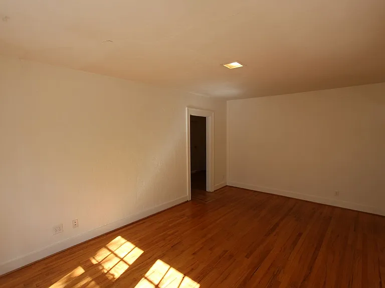 209 E Dale Ave — Photo 7