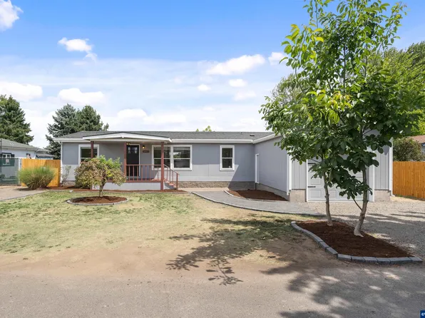 382 Chadbourne Ln NE, Salem, OR 97301