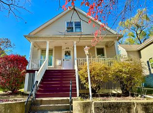 915 Summit St, Joliet, IL 60435