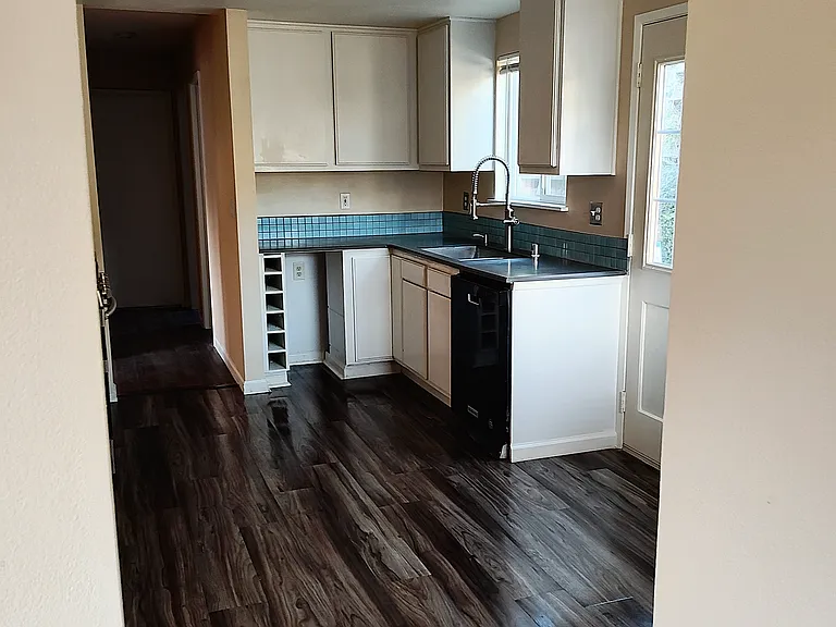 Kitchen - Entering from dining room