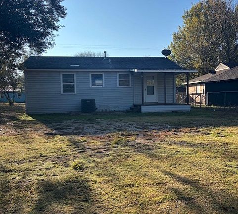 2nd image of 228 Mamie Ave