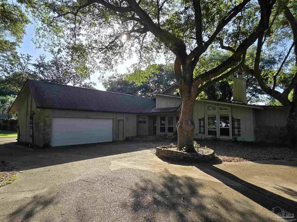 7053 Gandy Dr, Navarre, FL 32566