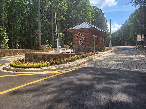 4th image of 68 Mountaingate Way