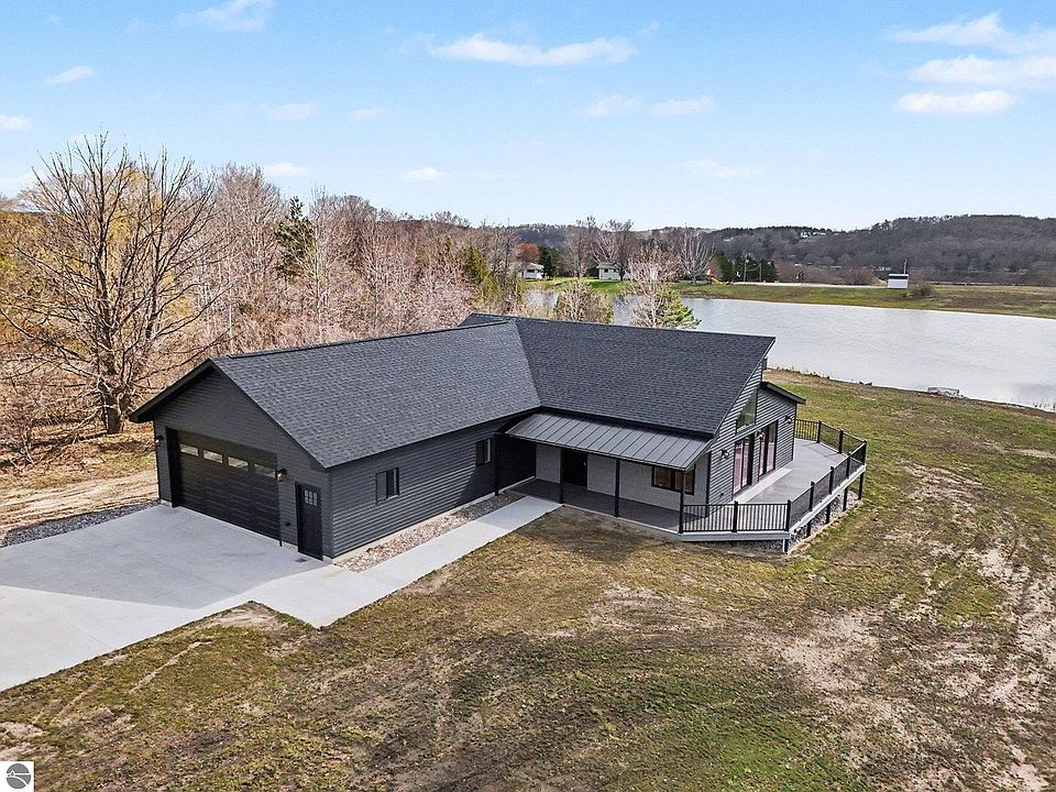 1st image of 9132 Blue Gill Rd