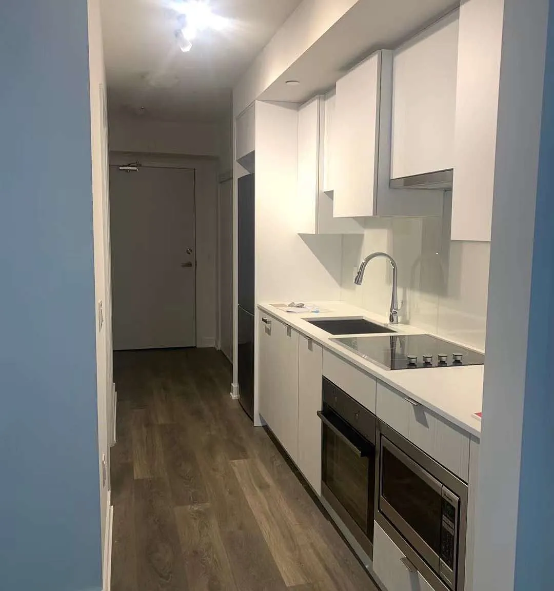 195 Redpath Ave — Photo 1