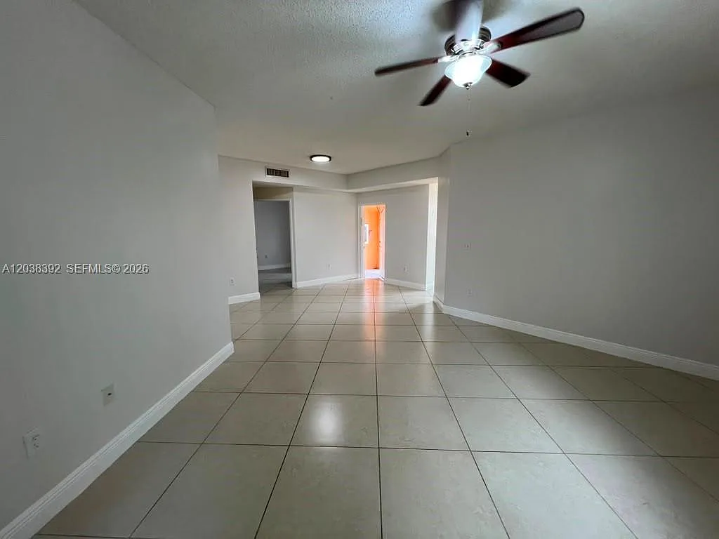 6992 SW 39th St — Photo 4