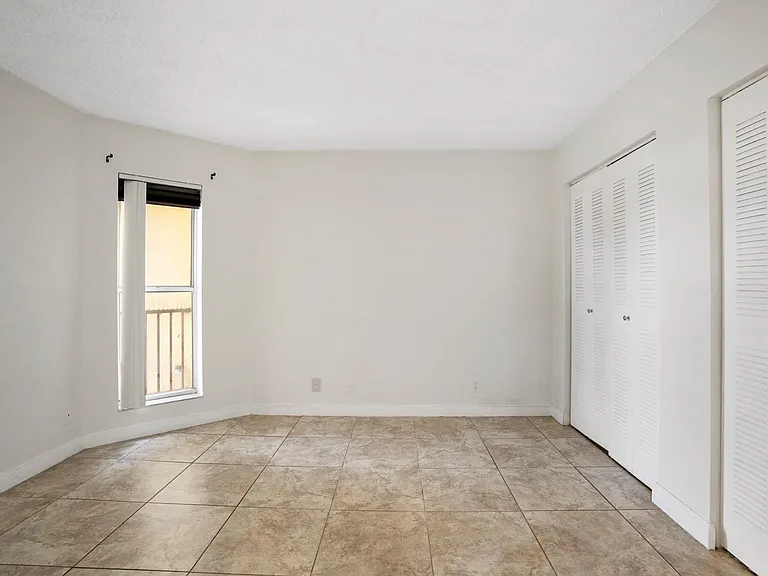 7640 Westwood Dr #411 — Photo 21