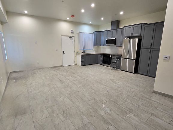 2nd image of 712 W Slauson Ave #1