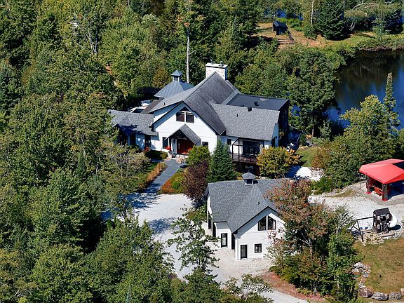 2nd image of 8 Chemin Robert Savoie