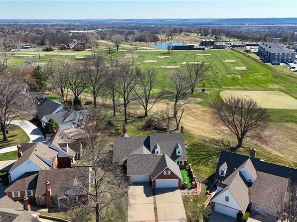 4003 Vintage Ct, Lawrence, KS 66047