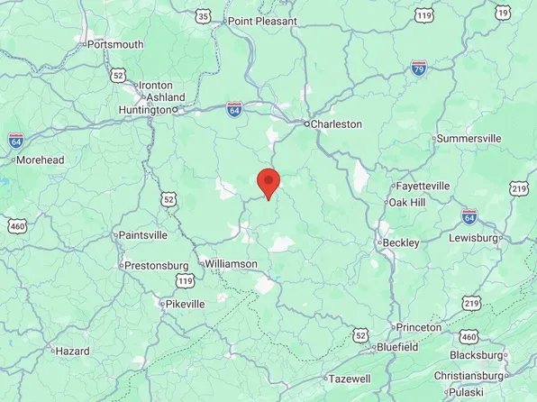 1977 Mikes Fork Rd, Hewett, WV 25108