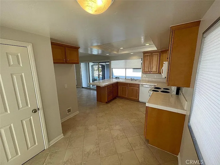 25372 Pacifica Ave — Photo 13