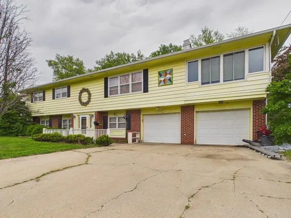 1307 Longman Dr, Shenandoah, IA 51601