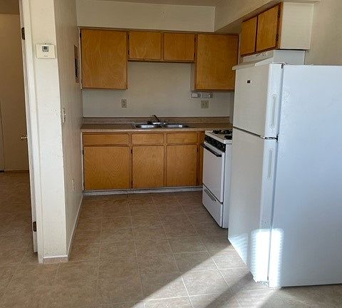 3rd image of 758 W Commercial Ave Unit A